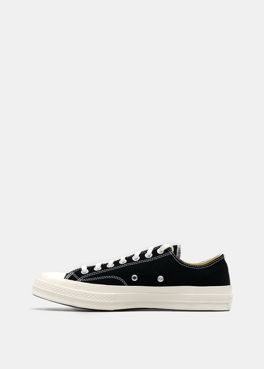 Converse black with red sales heart